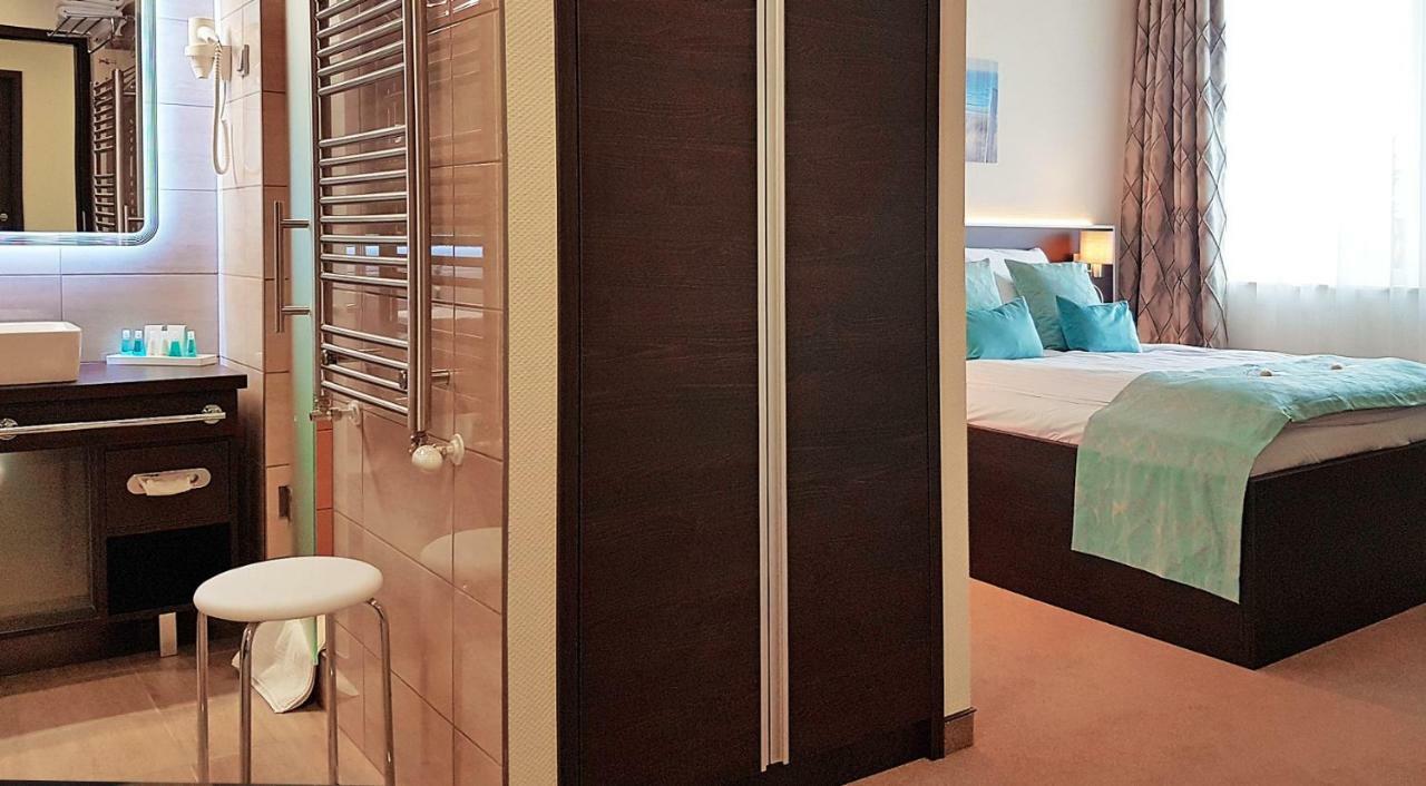Hotel Czinege & Etterem Koka Екстериор снимка